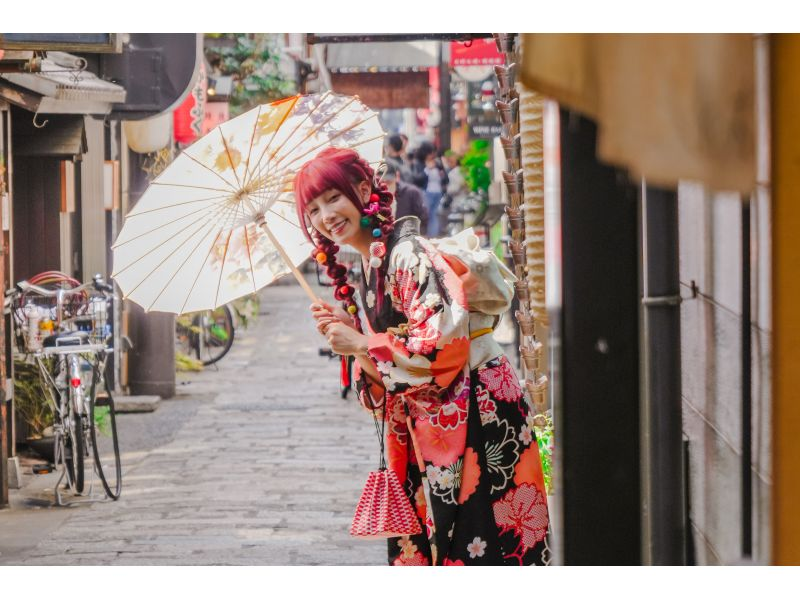 [Osaka/Dotonbori/Osaka Castle] Enjoy Osaka while wearing furisode! Furisode experience plan 