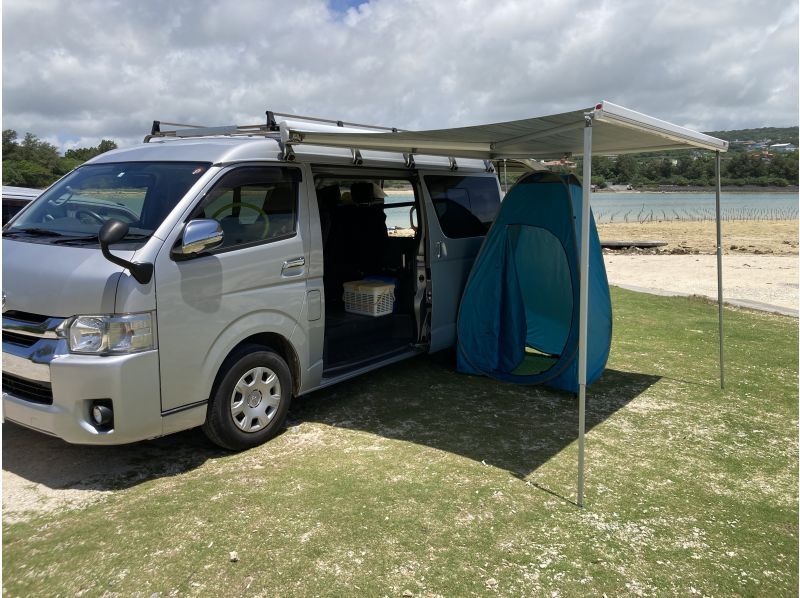 《About 30 minutes from Naha♪》 Refreshing SUP tour on Oujima, an island of ocean and cats ★ Free transportation ★ Free equipment rental ★ Wet suit included ★の紹介画像