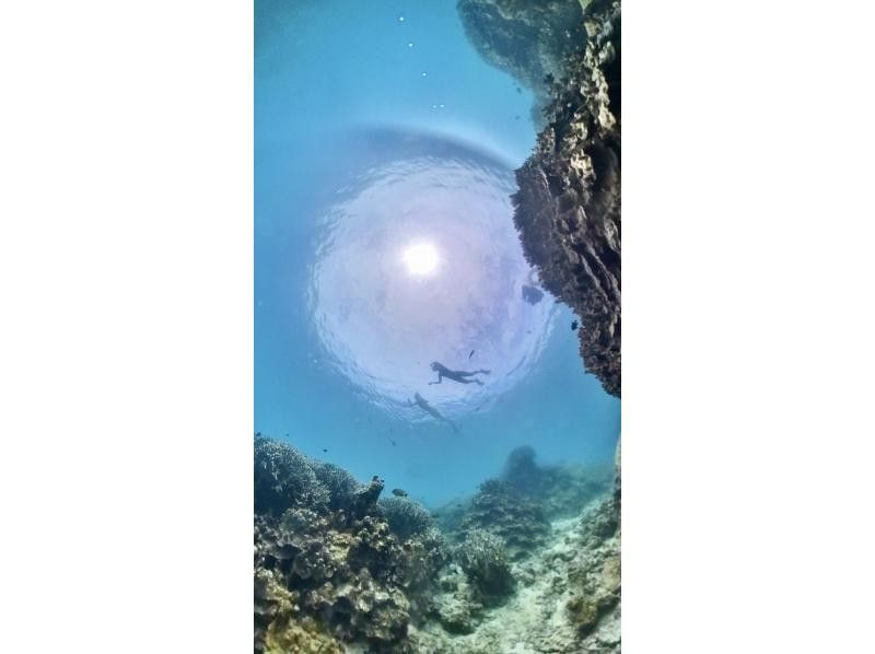 [ดำน้ำเกาะ Irabu] เพลิดเพลินไปกับทะเลสีฟ้า มิยาโกะ! ด้วยภาพถ่ายและวิดีโอの紹介画像