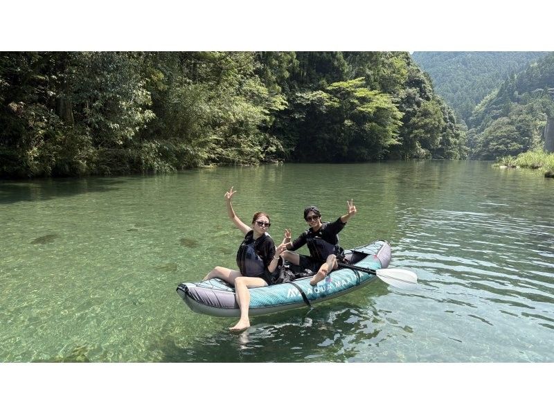 【고치・닌요가와】니요도 블루에 1번 가까운 장소에서 2인승 카약 체험～여자 여행에도 추천! !の紹介画像
