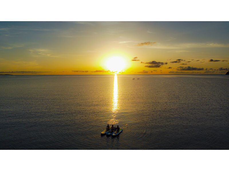 [Okinawa/Ishigaki Island] Sunset SUP ☆ Drone photography ☆ Instagrammable [Photo data gift] Beginners welcome! Spring sale in progressの紹介画像