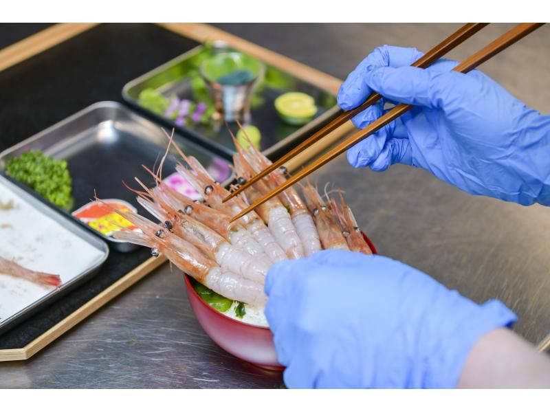 The only event held near Mikuni Port Market, the home of Fukui Amaebi! The ultimate sweet shrimp bowl making experienceの紹介画像