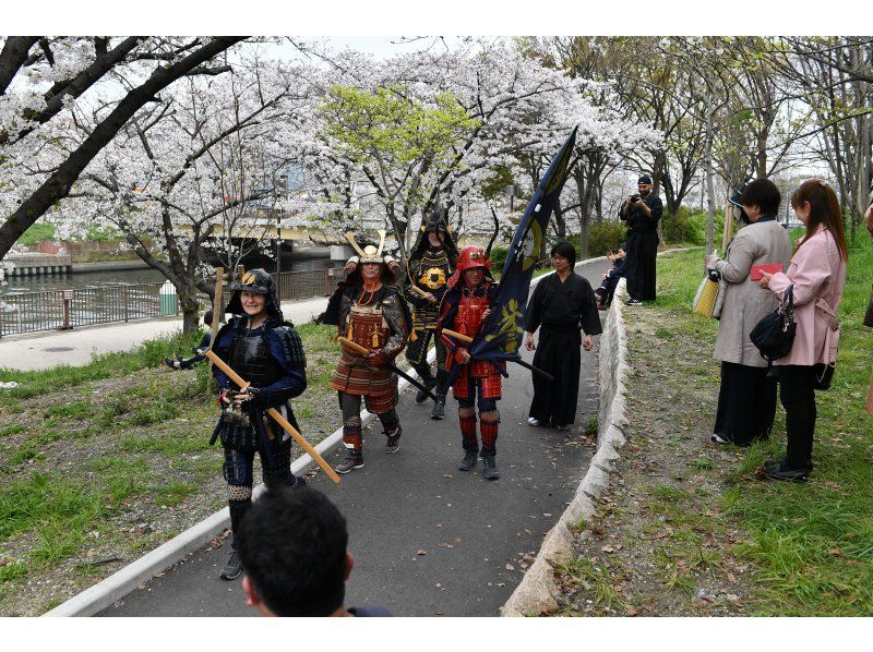 Pilgrimage/Samurai-specific Osaka Castle Guides Private tours in armorの紹介画像