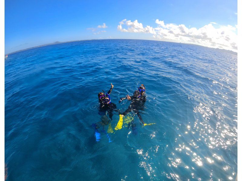 水納島・瀬底島】ボートシュノーケル2本( 5歳から参加OK) 写真・動画無料プレゼント | アクティビティジャパン