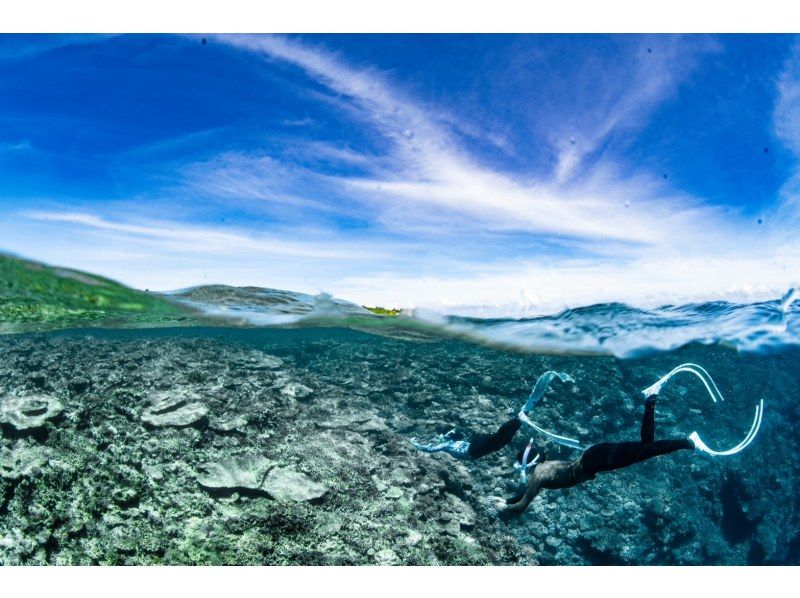【水納島・瀬底島】ボートスキンダイビング2本　(8歳から参加OK) 写真・動画無料プレゼントの紹介画像