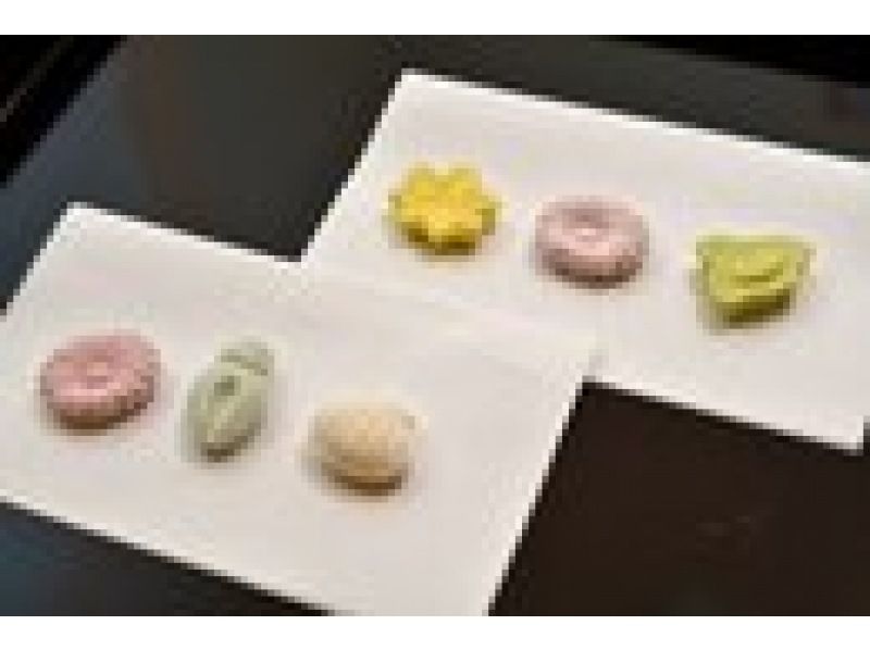 【京都・下京区】点て出しお抹茶付き！お干菓子作り体験　五条駅より徒歩1分の紹介画像