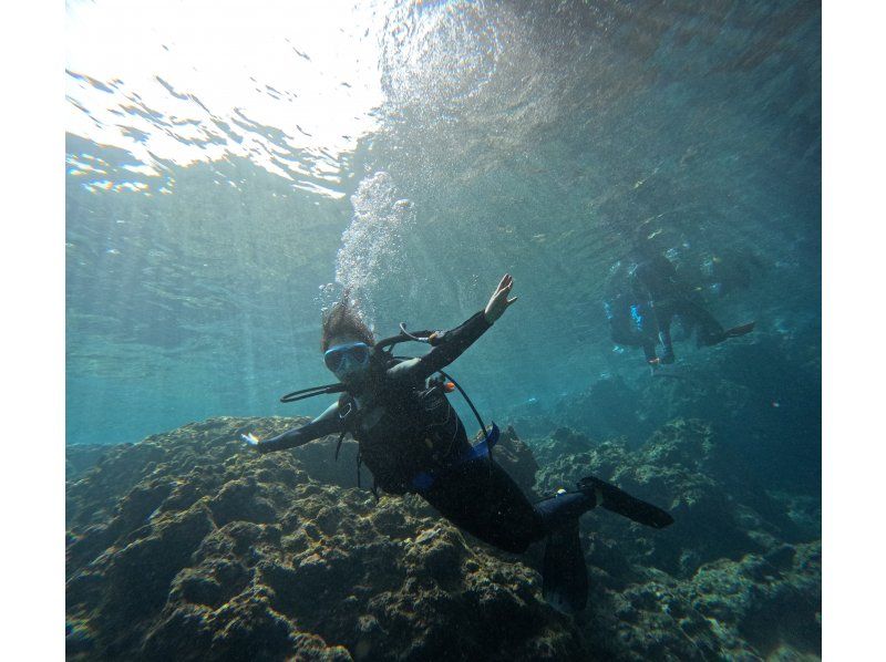 [Participate on the day / Blue cave diving in private style] Beginner