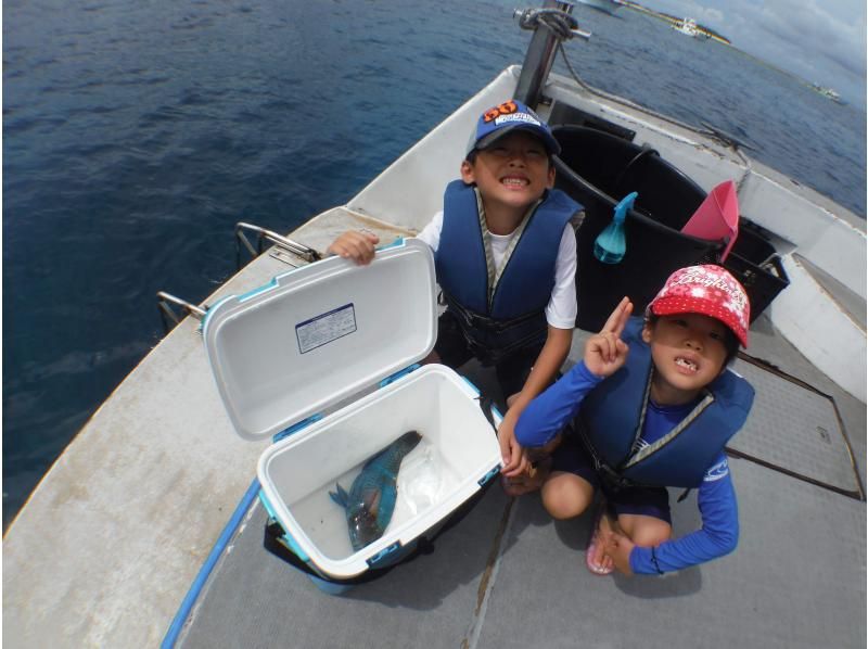 【沖繩北谷】北谷出發，2小時，五子釣魚，空手OK，船釣魚の紹介画像