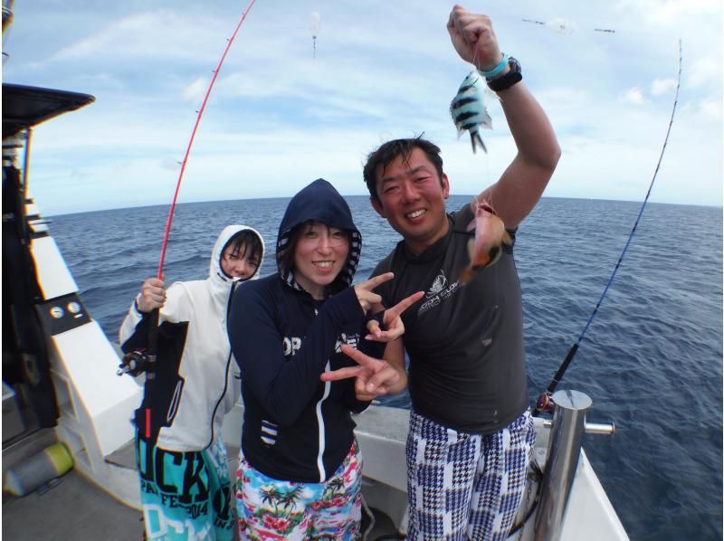 [Okinawa Chatan] Chatan departure, 2 hours, gomoku fishing, empty-handed OK, boat fishingの紹介画像