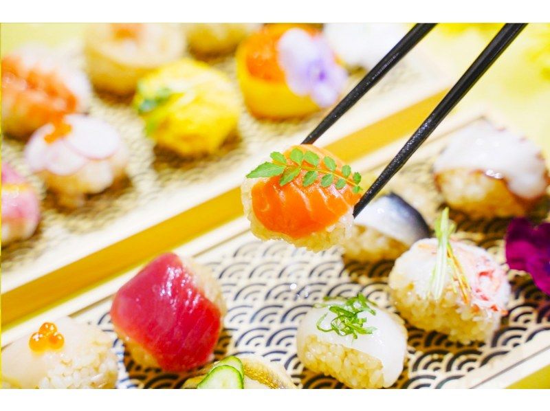 [Tokyo/Shinjuku 3-chome] Hanatemari sushi making experience/Japanese traditional culture x photogenic! 2 hours of fun for couples, groups, and families!の紹介画像