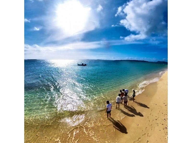 [Most popular] Private boat snorkeling & deserted island experience 120 minutes. Come empty-handed on the day! Toilets available. Free for children under 3 years old.の紹介画像