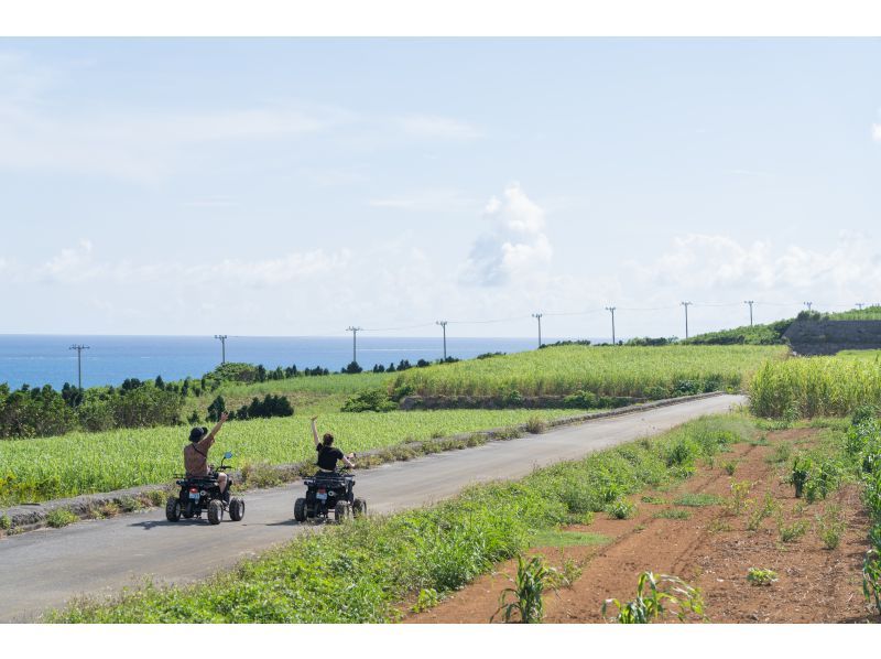 [冲绳/伊良部岛]享受陆地上的乐趣！ 3 小时越野车游览伊良部岛的壮丽景色！还可以选择课程哦！ ★包含照片/视频拍摄服务の紹介画像