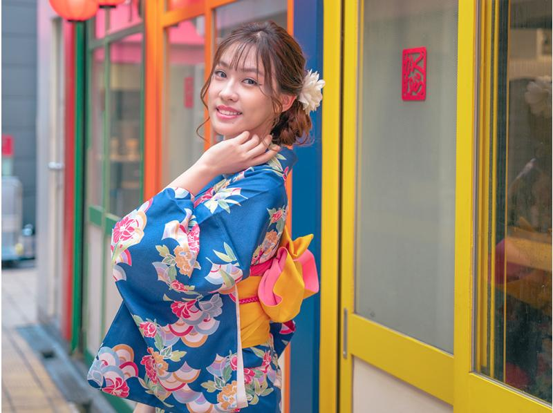 [Enjoy Osaka Castle, Dotonbori, and Tsutenkaku!] Kimono rental 6-hour plan (hair styling included, unlimited hair accessories)の紹介画像