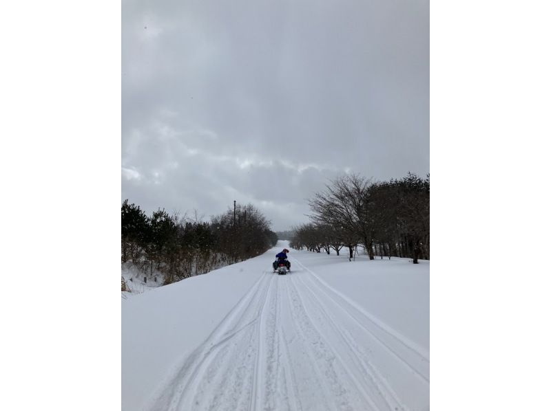 【AKITA】1-hour Snowmobile riding for beginner (single-seater)の紹介画像