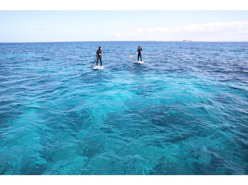 Super Summer Sale 2024 [จาก Chatan/Kerama] เช่าเรือสำหรับครอบครัวหรือกลุ่มของคุณ! Kerama Chibishi Snorkel & SUP รวมค่าเช่ารูปภาพครึ่งวันแล้ว!の紹介画像