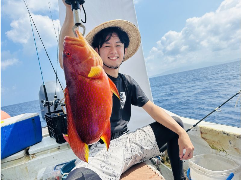 【スーパーサマーセール2024】石垣島で半日泳がせ釣りで大物を狙おう。アカジンミーバイを釣り上げろ！【PM3時間コース】の紹介画像