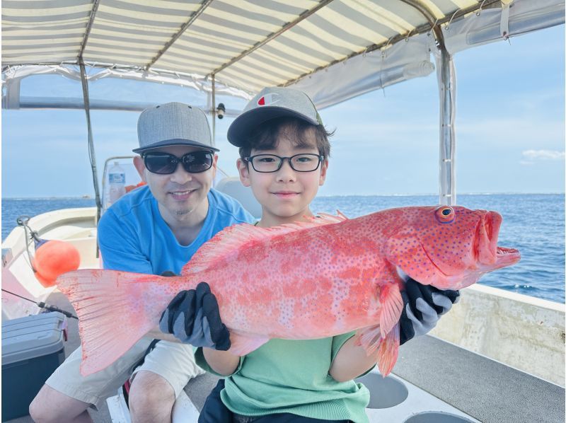 【石垣島】半日泳がせ釣りで大物を狙おう。アカジンミーバイを釣り上げろ！【AM4時間コース】の紹介画像