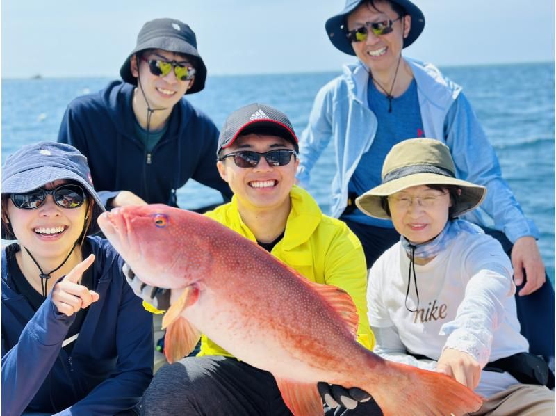 【石垣島】半日泳がせ釣りで大物を狙おう。アカジンミーバイを釣り上げろ！【AM4時間コース】の紹介画像