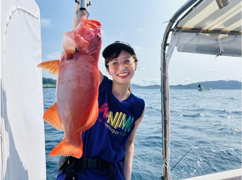 [Ishigaki Island] Aim for a big fish with half-day live bait fishing. Catch a red sea bream! [4-hour AM course]の紹介画像