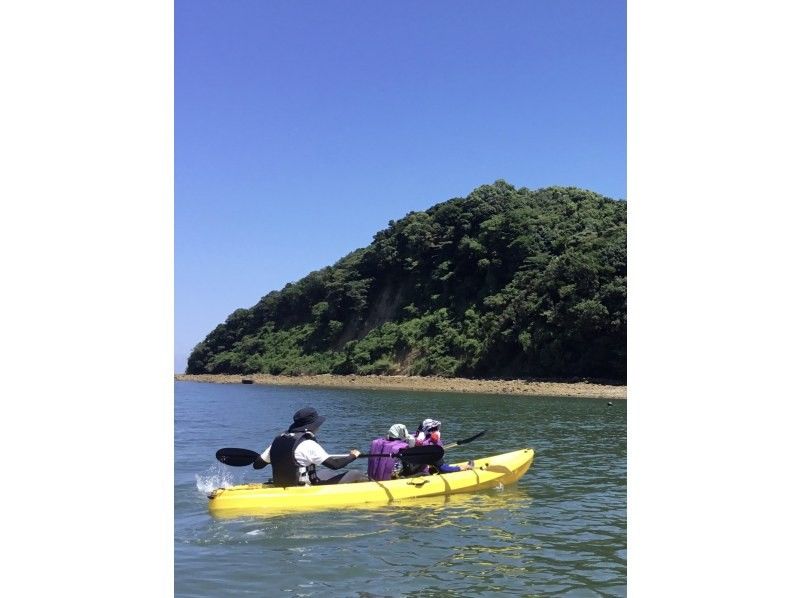 Spring Amakusa (limited time only)! Participate empty-handed! Kayak cruising without getting wet while wearing a free rental long torsoの紹介画像