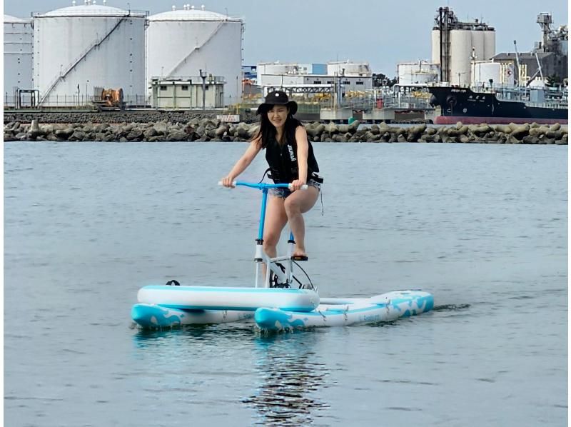 [10 minutes walk from Chiba Minato Station] Kanto's first! SUP cycle (water bicycle) experience. Easily create memories at the beach.の紹介画像