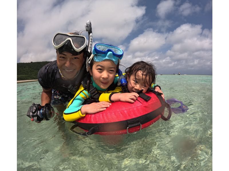 宮古島・家族貸切割引・2時間【ご家族貸切ウミガメシュノーケルフォトツアー】高品質写真＆動画付き★最高の思い出作り！1歳〜◎機材レンタル無料の紹介画像