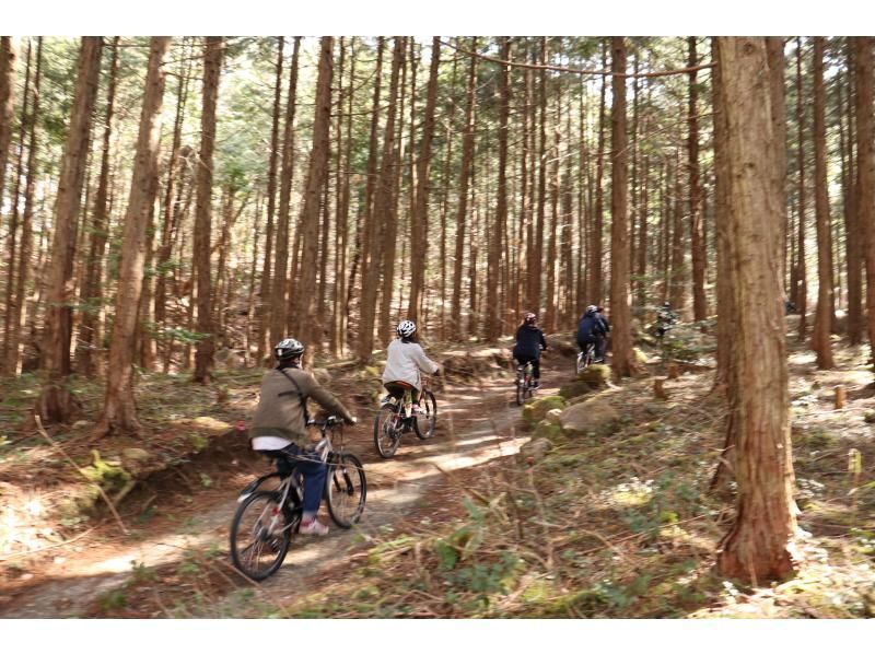 [Hiroshima・Kitahiroshima Town] Enjoy cycling through the great outdoors of Oasa, Kitahiroshima Town on an e-Bike! [Includes a mountaintop freshly ground coffee set]の紹介画像