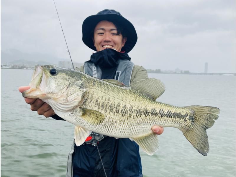 [Shiga/Otsu] Lake Biwa fishing experience "Half-day plan" Beginners welcome! Empty-handed OKの紹介画像