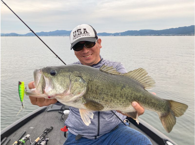 【滋賀・大津】びわ湖釣りガイド「ワンデイプラン・８ｈ」初心者歓迎！手ぶらOKの紹介画像