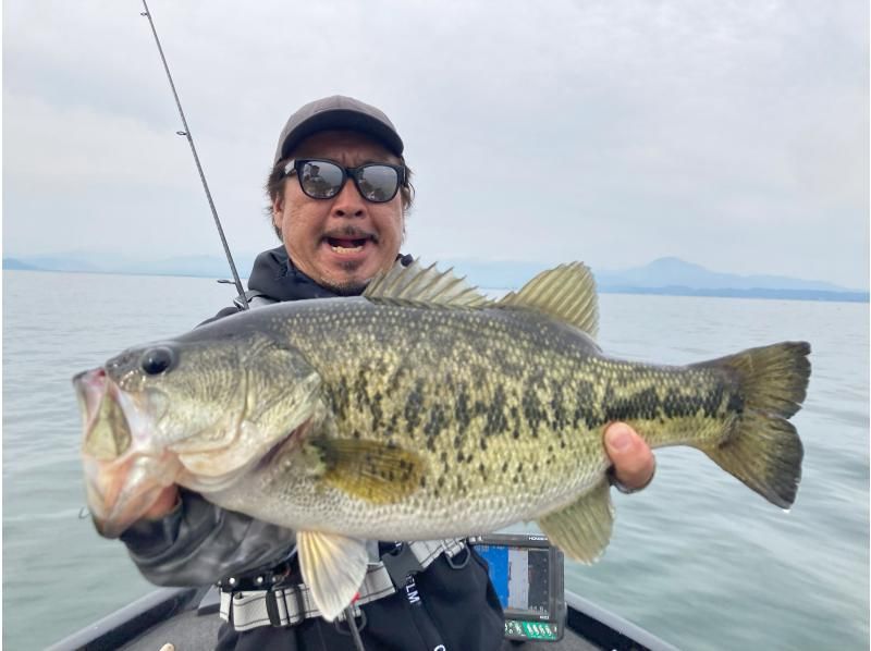 【滋賀・大津】びわ湖釣りガイド「ワンデイプラン・８ｈ」初心者歓迎！手ぶらOKの紹介画像