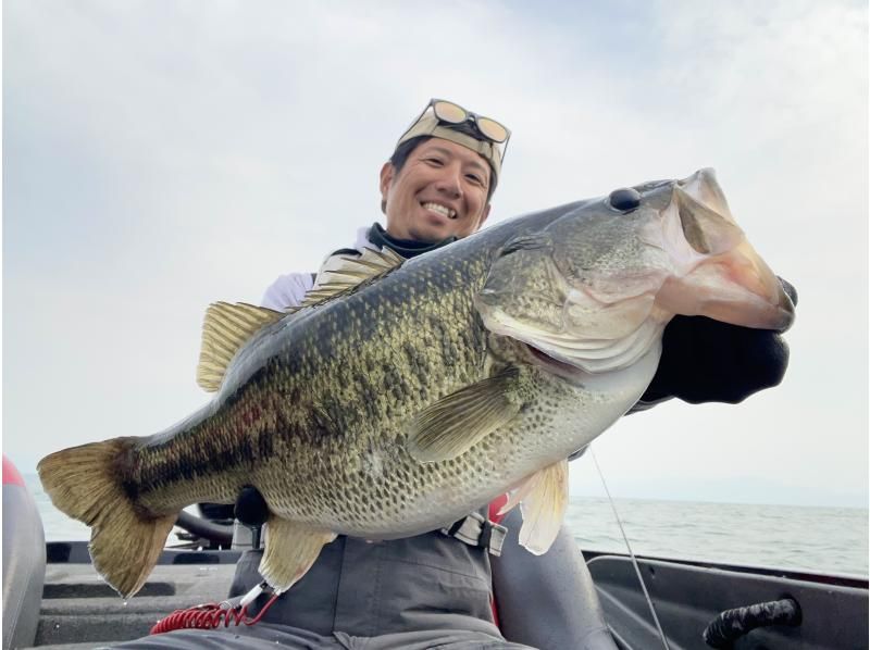 【滋賀・大津】びわ湖釣りガイド「ワンデイプラン・８ｈ」初心者歓迎！手ぶらOKの紹介画像