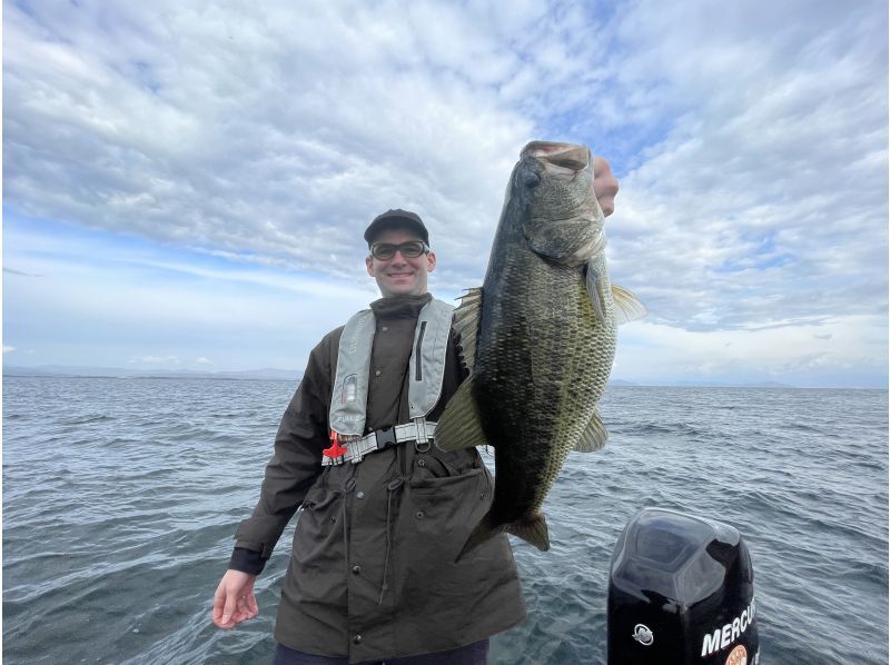 【滋賀・大津】びわ湖釣りガイド「ワンデイプラン・９ｈ」初心者歓迎！手ぶらOKの紹介画像
