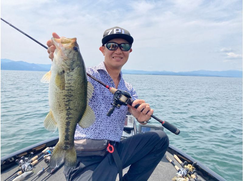 【滋賀・大津】びわ湖釣りガイド「ワンデイプラン・９ｈ」初心者歓迎！手ぶらOKの紹介画像