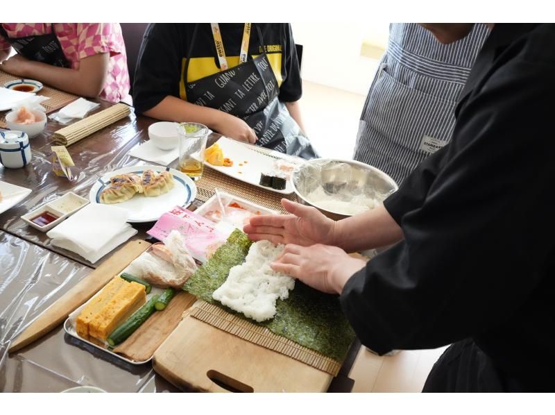 【池袋・東京】日本の味わいを満喫！巻き寿司&だし巻き体験！抹茶体験＆和菓子付