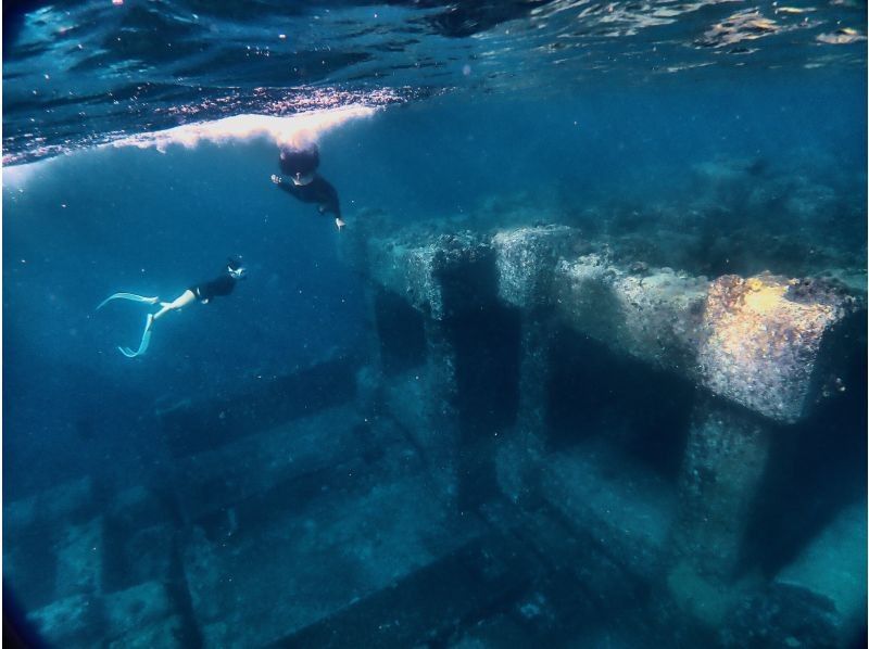 [Okinawa, Minna Island & Sesoko Island] 2 dives Boat entry skin diving (for beginners)の紹介画像