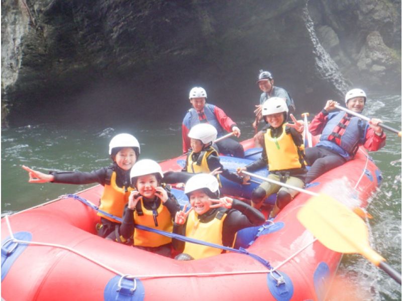 SALE! [Gunma/Minakami/Half-day rafting 3 hours/Tour photos are free!] <Family discount> A water adventure for the whole family!の紹介画像