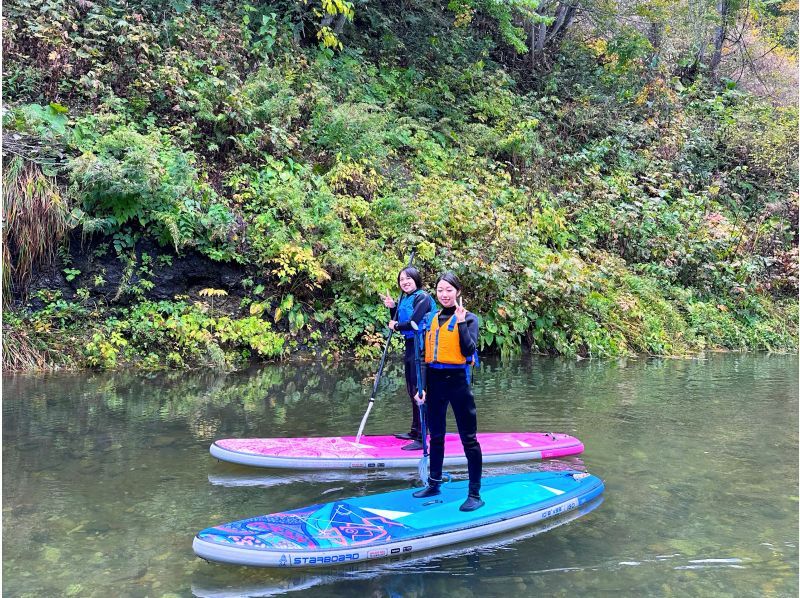 [Hokkaido, Yoichi/Akaigawa] Limited run until October! Forest Lake SUP ~ Relax in the quiet forest and clear air ~ Free wetsuit rental ♪ Ochiai Dam Lakeの紹介画像