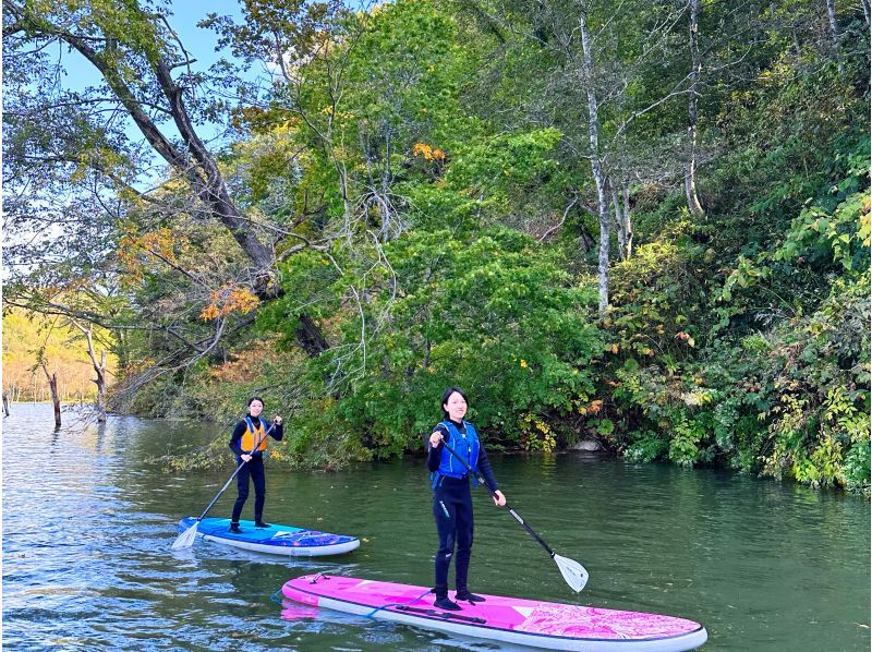 [Hokkaido, Yoichi/Akaigawa] Limited run until October! Forest Lake SUP ~ Relax in the quiet forest and clear air ~ Free wetsuit rental ♪ Ochiai Dam Lakeの紹介画像