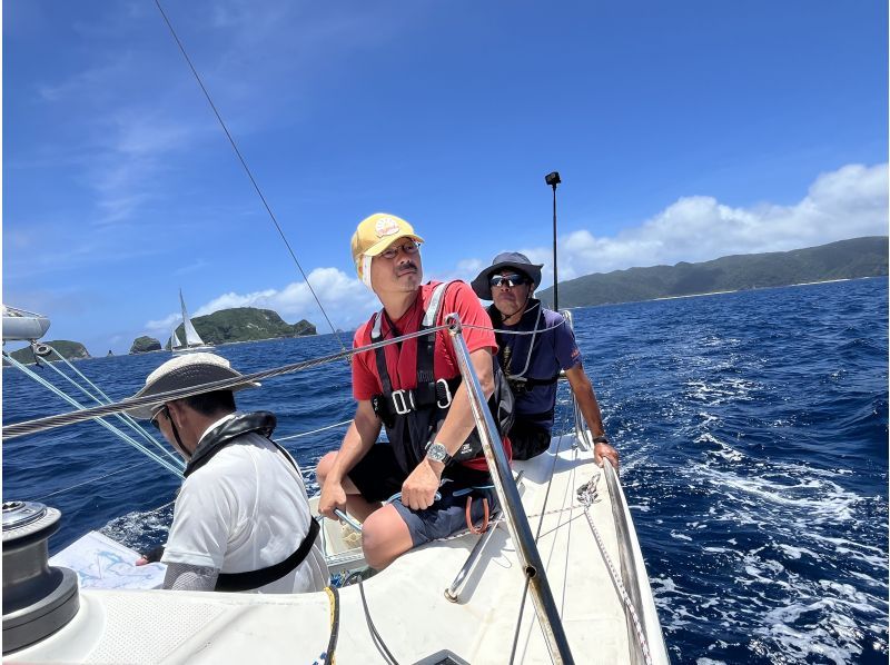 [Okinawa, Ginowan] A different kind of Okinawan marine sports experience - Executive experience Sailing Cruiser Yacht runs on wind power only without an engine!の紹介画像