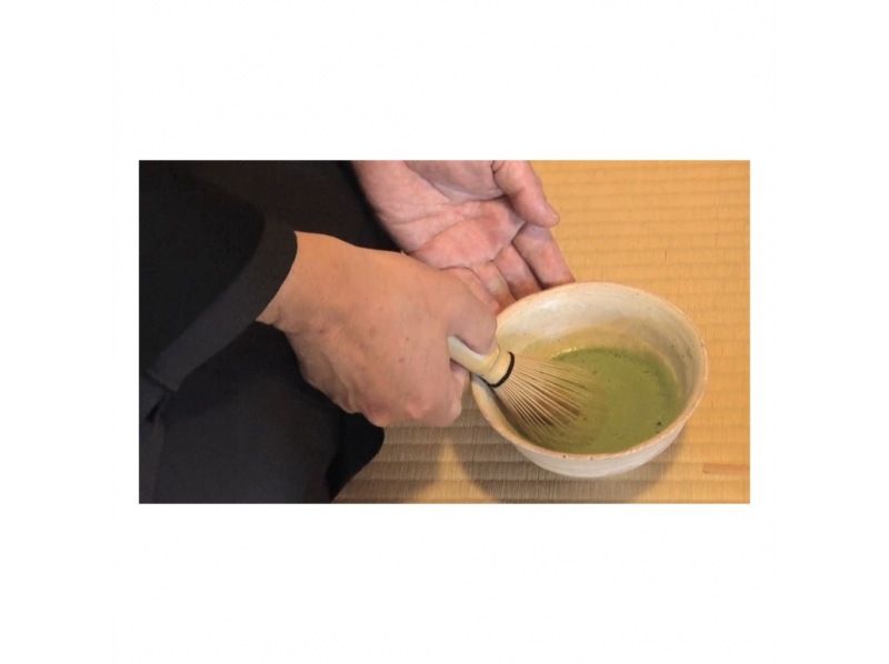 【神奈川・鎌倉】「茶道体験」明治創業の老舗きもの店で好きな着物を選んでお着付け。お茶席気分を味わいながら着物を着てお茶を点ててみませんか？の紹介画像