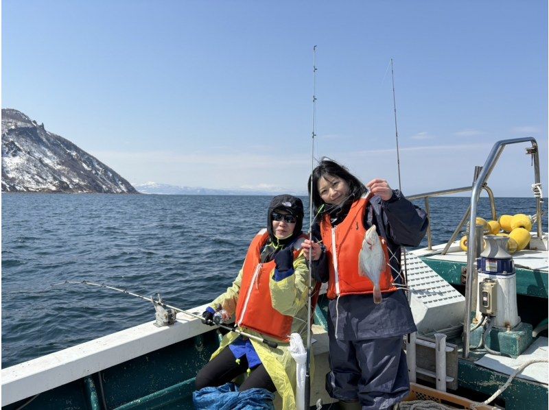 3/24～5/25 Otaru offshore flounder fishing experience. Fishing guide included, beginners are welcome! Come empty-handed!の紹介画像