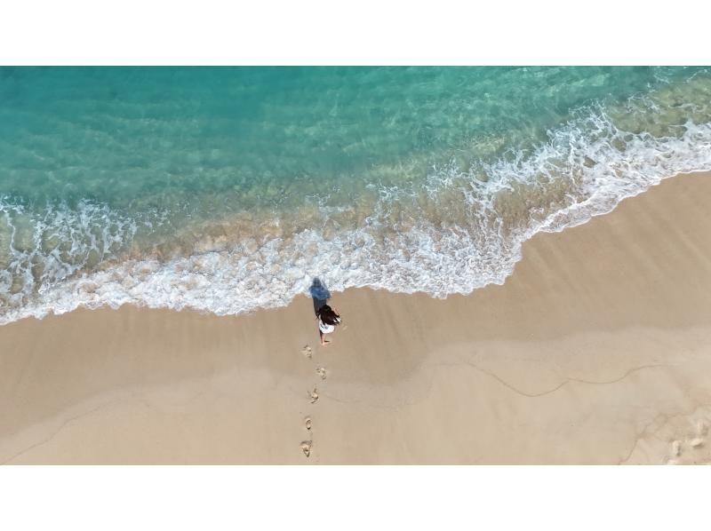 [Miyakojima] One group only, sea turtle snorkel photo tour with drone.