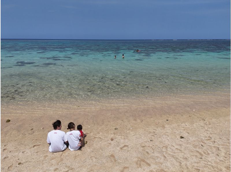 [Miyakojima] One group only, sea turtle snorkel photo tour with drone.
