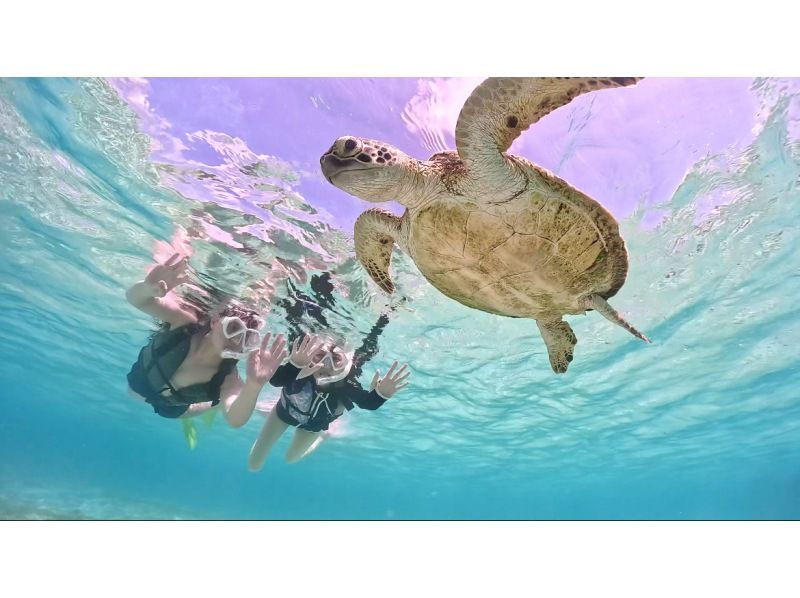 SALE! Miyakojima, drone, 2 hours, private charter [One group only, sea turtle snorkel photo tour with drone] Equipment rental & photo data all free ★ High quality ★の紹介画像