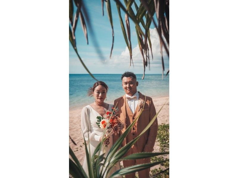 "SALE!" [Okinawa, Onna Village] Beach wedding photo ✳︎ 2-3 hour plan! All dresses and costume rentals included + 1 hour of shooting and all data gift!の紹介画像