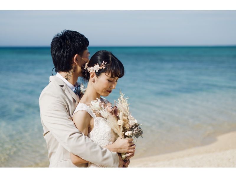 "SALE!" [Okinawa, Onna Village] Beach wedding photo ✳︎ 2-3 hour plan! All dresses and costume rentals included + 1 hour of shooting and all data gift!の紹介画像