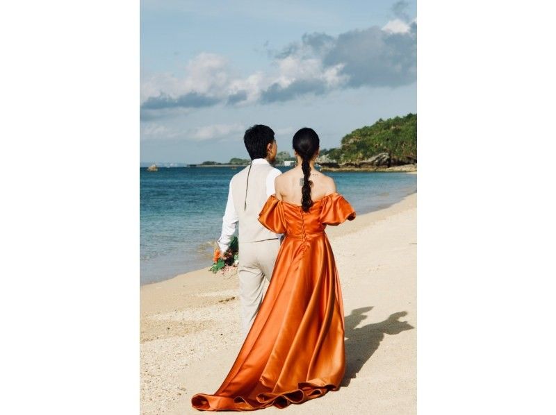 "SALE!" [Okinawa, Onna Village] Beach wedding photo ✳︎ 2-3 hour plan! All dresses and costume rentals included + 1 hour of shooting and all data gift!の紹介画像