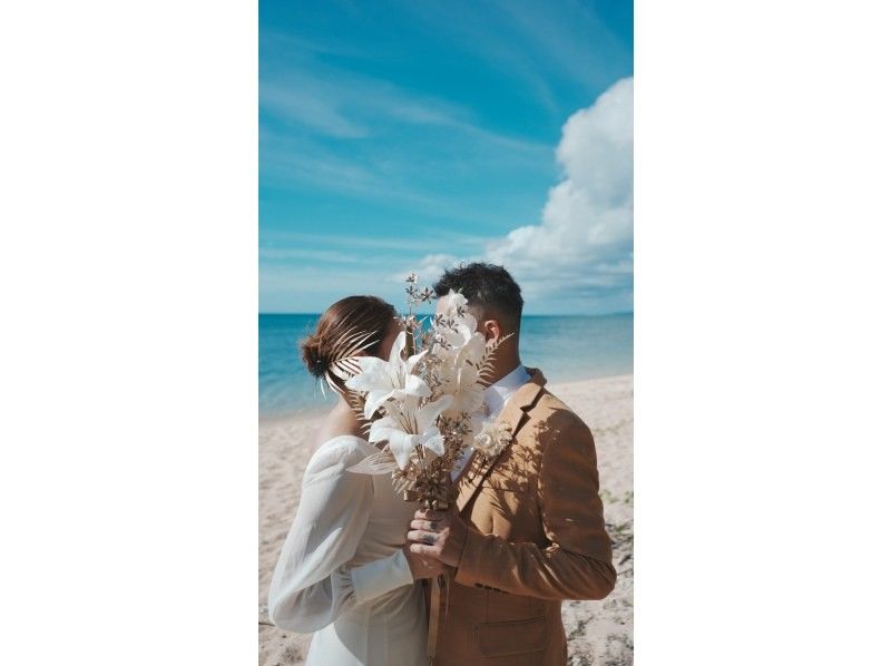 "SALE!" [Okinawa, Onna Village] Beach wedding photo ✳︎ 2-3 hour plan! All dresses and costume rentals included + 1 hour of shooting and all data gift!の紹介画像