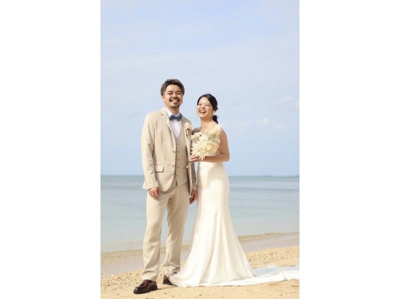 [Okinawa main island plan] Okinawa wedding photo 2-3 hours! All dresses and costume rentals included + 1 hour unlimited shooting & all data gift! Hair and makeup can be selected!の紹介画像