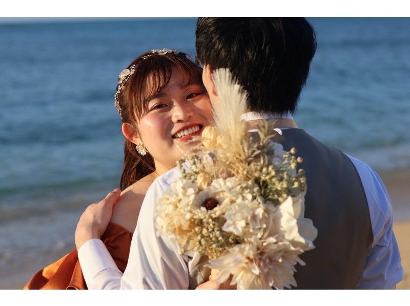 "SALE!" [Okinawa, Onna Village] Beach wedding photo ✳︎ 2-3 hour plan! All dresses and costume rentals included + 1 hour of shooting and all data gift!の紹介画像